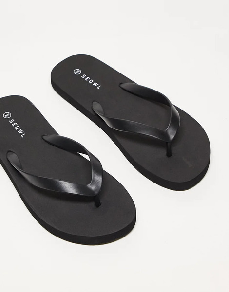  Seqwl Mamun Thong Flip Flops In Black 