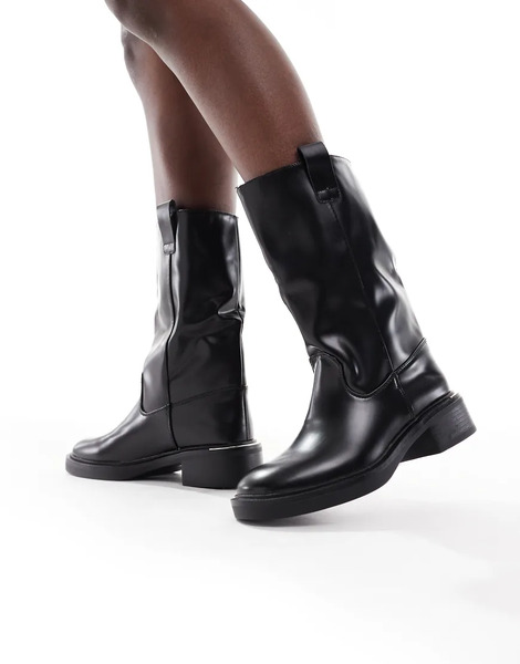 Seqwl Twix Short Pull On Boots In Black 