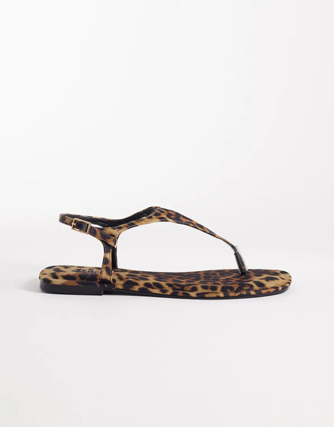  Simmi London Perry Thong Sandals In Leopard Multi 
