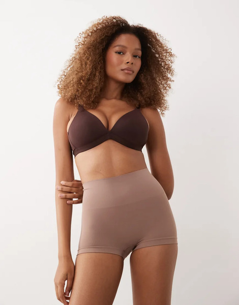  Spanxshape Extraordinary Contouring Boyshort In Beige Neutral 