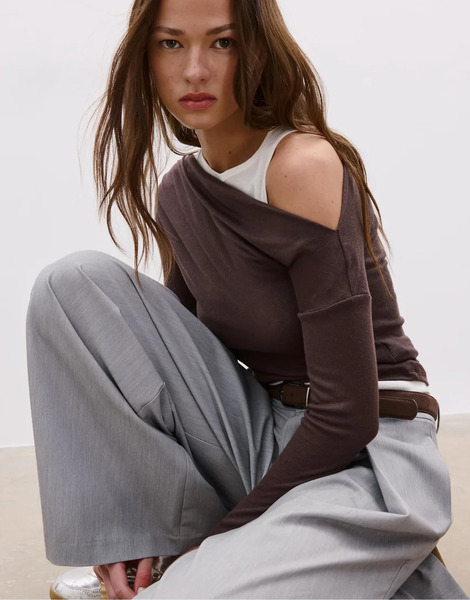  Stradivarius Asymmetric Double T Shirt In Brown 