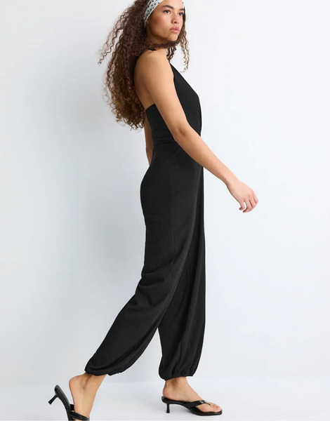 Stradivarius Balloon Halter Jumpsuit In Black 