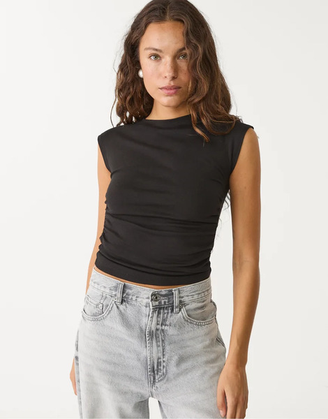  Stradivarius Basic Fitted T Shirt With Gathering In Black 