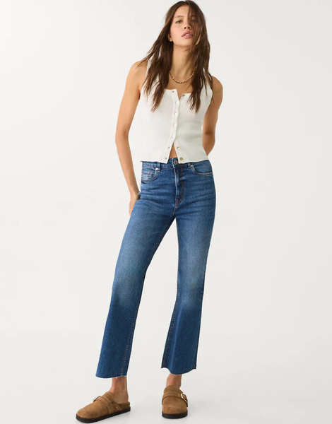  Stradivarius D78 Cropped Flared Jeans In Medium Blue 
