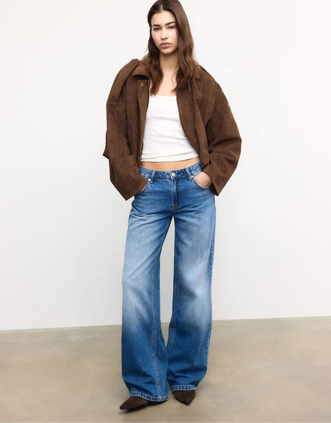  Stradivarius D91 Low Rise Wide Leg Jeans In Medium Blue Denim 