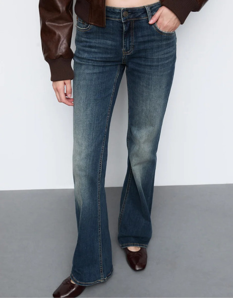  Stradivarius D67 Slim Fit Boot Cut Jeans In Medium Denim Wash Blue 