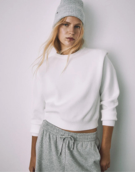  Stradivarius Knit Sweater With Shoulder Pads In Ecru White 