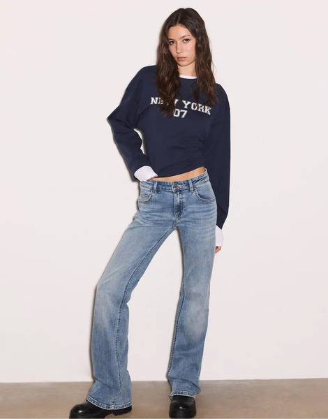  Stradivarius Low Rise Bell Bottom Jeans In Medium Blue Denim Navy 