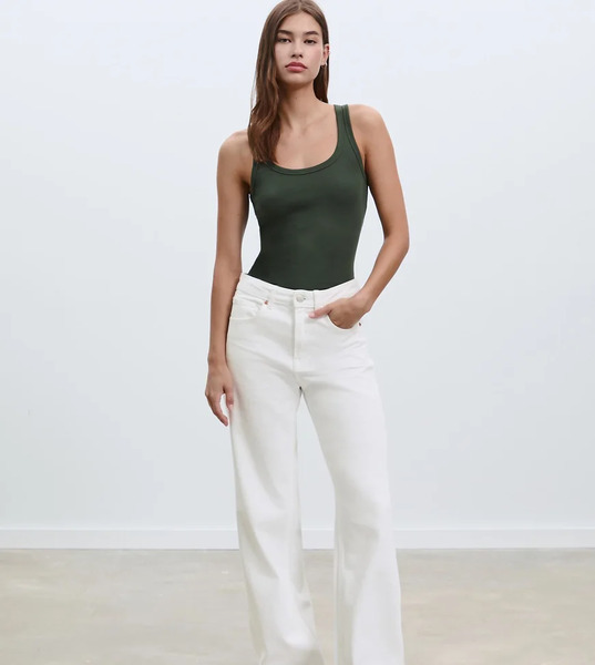  Stradivarius Petite D92 Straight Wide Jeans In White 