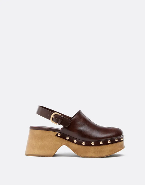  Stradivarius Platform Studded Clogs In Brown 