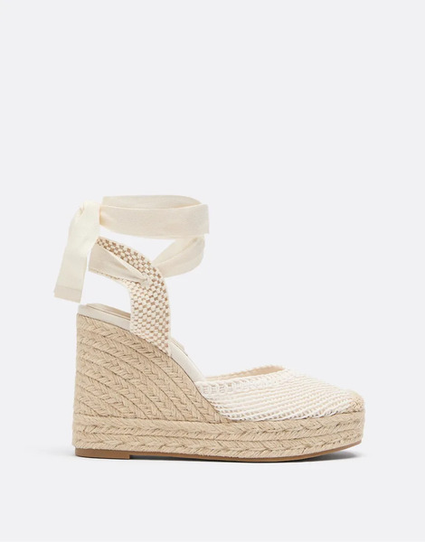  Stradivarius Platform Wedge In Ecru White 