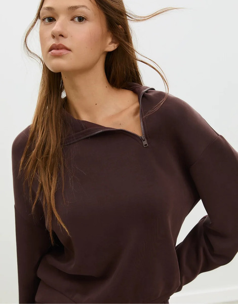 Stradivarius Soft Touch Sweatshirt With Side Zip In Brown 