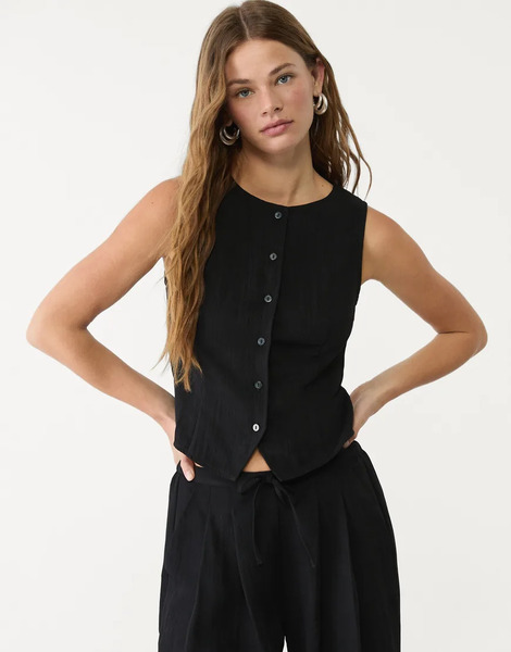  Stradivarius Textured Top With Buttons In Black 