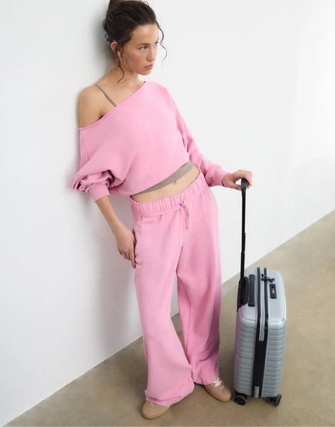  Stradivarius Washed Effect Cropped Sweatshirt In Bubblegum Pink 