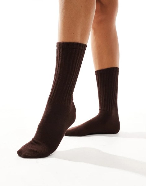  Sui Ava Magda Pointelle Socks In Dark Brown 