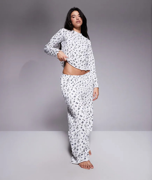  Threadbare Long Sleeve Lettuce Hem Ski Print Pyjamas In White And Blue 