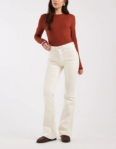  Vero Moda Flash Mid Rise Flare Jeans In Ecru White 