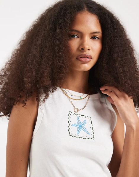  Vero Moda Jersey Vest In White With Starfish Embroidery 