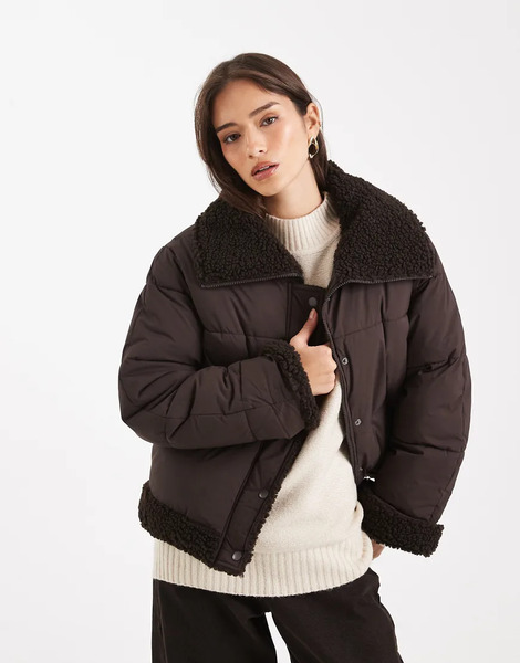  Vero Moda Short Puffer Jacket With Borg Trim In Chocolate White 