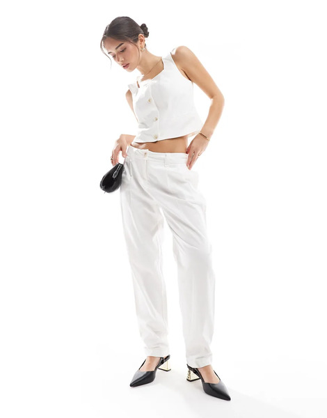  Vero Moda Tailored Barrel Leg Trouser Co Ord In White 