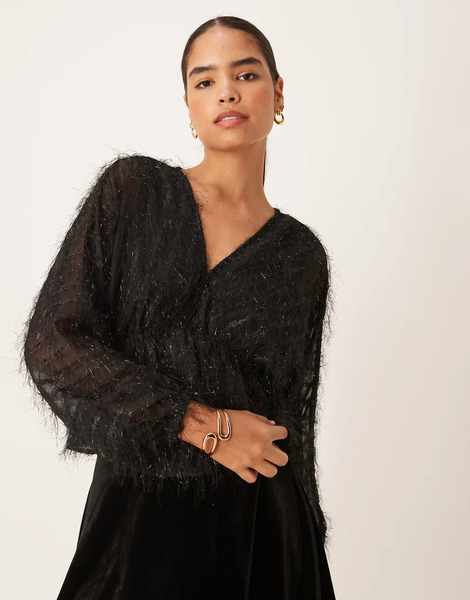  Vila Fluffy Textured Top In Black 