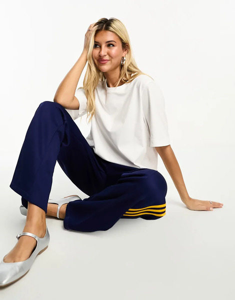  Weekday Perfect Relaxed T Shirt In White 