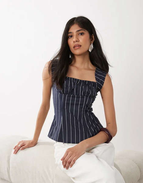 Weworewhat Cap Sleeve Ruched Cup Corset In Navy 