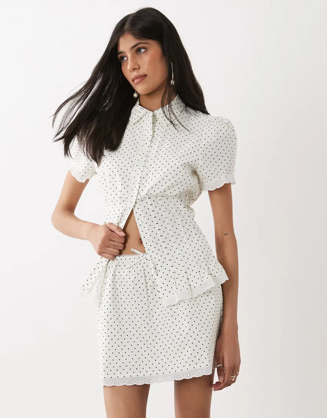  Weworewhat Pull On Mini Skirt In White Polka Dot 