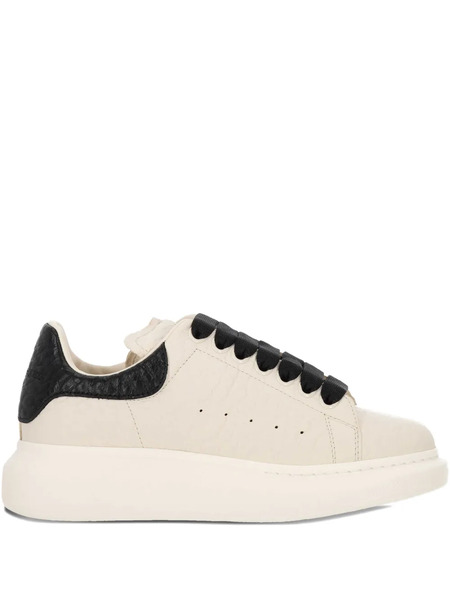 Alexander Mcqueen Oversized Leather Low-top Sneakers - Neutrals 