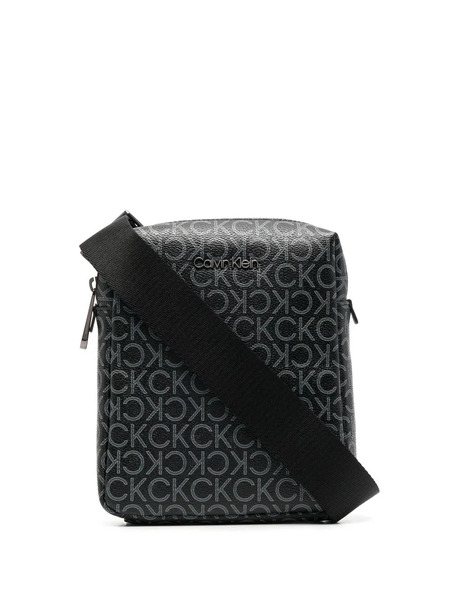  Calvin Klein Must Reporter Monogram Message Bag - Black 
