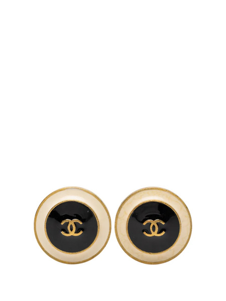  Chanel Pre-owned 1995 Cc Gold Plated And Enamel Round Button Clip On Earrings Costume Earrings - Black 