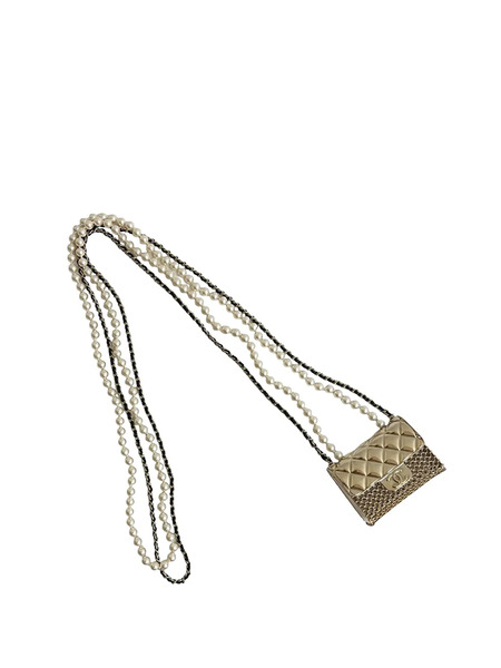  Chanel Pre-owned 2021 Cc Gold Plated Leather And Faux Pearl Classic Flap Bag Necklace Costume Necklace - White 