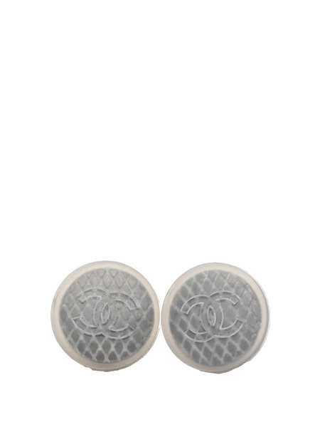  Chanel Pre-owned 1999 Cc Quilted Rubber Silver Plated Button Push Back Earrings Costume Earrings - Grey 