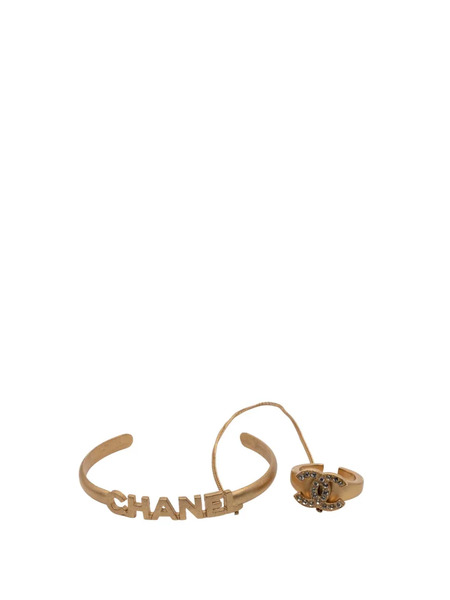  Chanel Pre-owned 2001 Gold Plated Cc Rhinestone And Logo Cuff Bracelet And Ring Set Costume Bracelet 