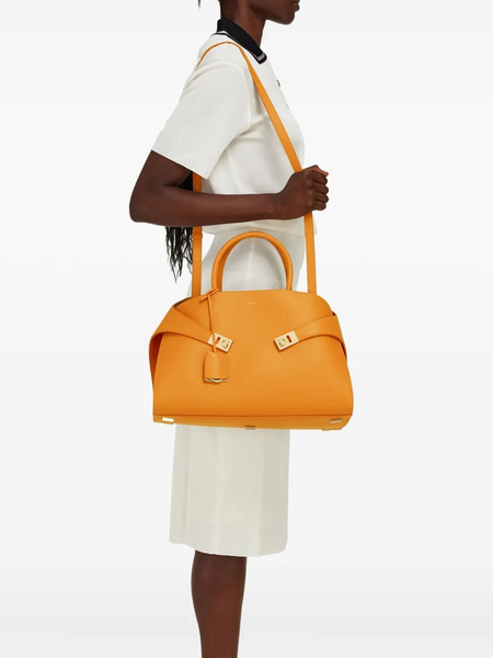  Ferragamo Large Hug Tote Bag - Orange 