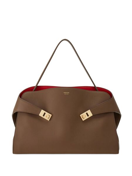 Ferragamo Medium Hug Shoulder Bag - Brown 