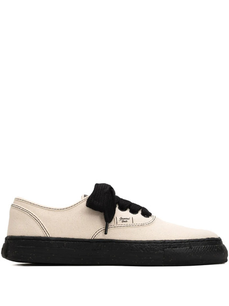  General Scale. Kiefer Canvas Low Top Sneakers - Neutrals 
