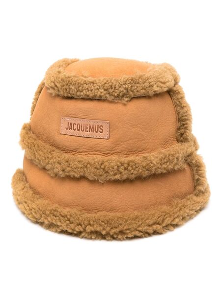 Jacquemus Logo-patch Shearling Bucket Hat - Brown 