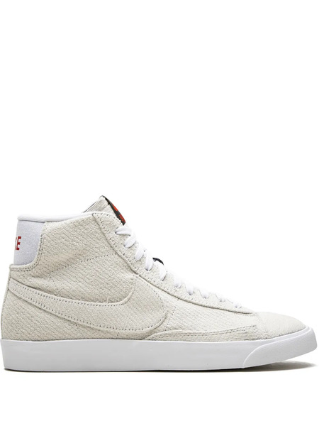  Nike X Stranger Things Blazer Mid Qs upside Down Sneakers - Neutrals 