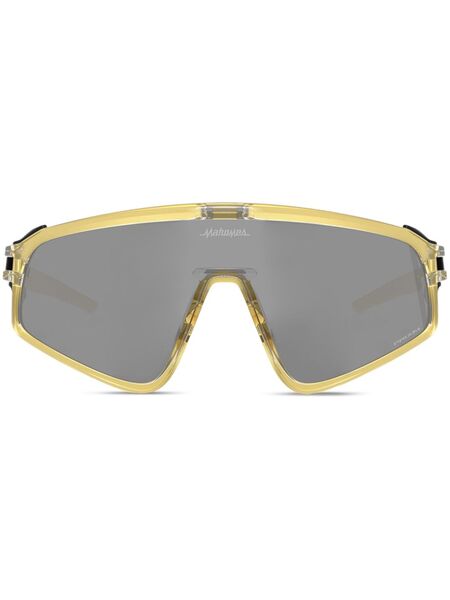  Oakley Latch Panel Shield-frame Sunglasses - Gold 