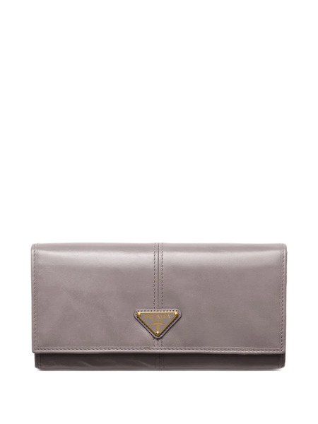  Prada Large Triangle-plaque Wallet - Grey 