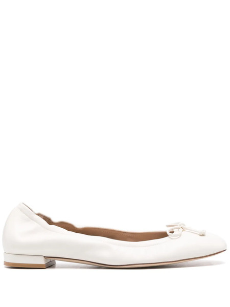  Stuart Weitzman Bria Leather Ballerinas - White 