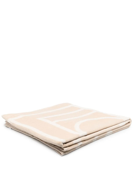  Toteme Monogram Jacquard Towel - Neutrals 