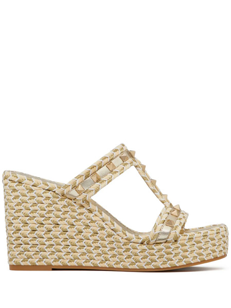  Valentino Garavani Rockstud Wedge Sandals - Neutrals 