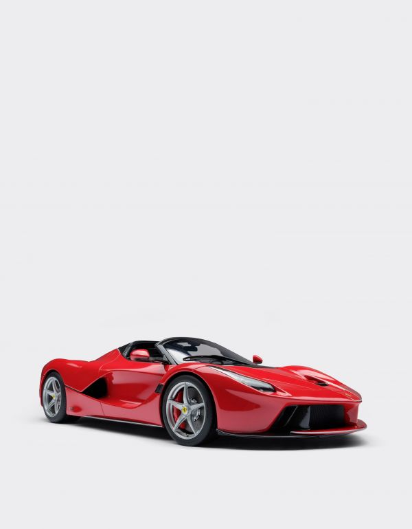  Ferrari Laferrari Aperta Model In 1:18 Scale - Male Replica & Scale Models Multicolour Os 