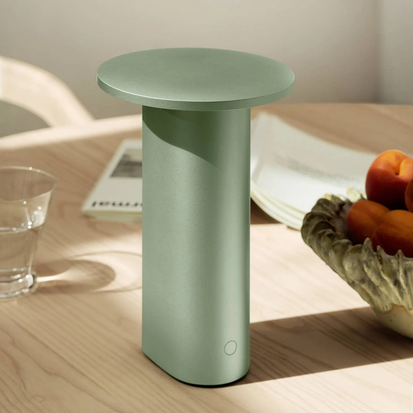  Fritz Hansen Fritz Hansen Solae Led Rechargeable Table Lamp, Green, Aluminium, Ip44 