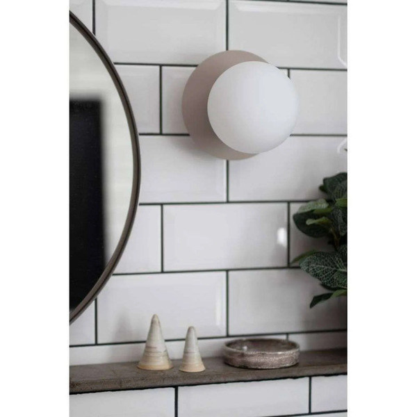  Globen Lighting Globen Lighting Wall Lamp Art Deco, White/white, ø 16 Cm, Ip44 