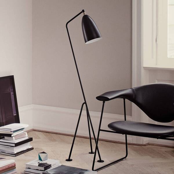  Gubi Gubi Gräshoppa Three-legged Floor Lamp, Black 