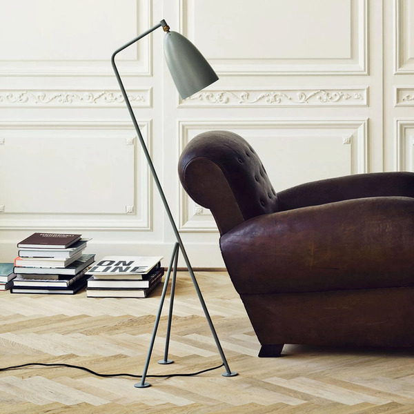  Gubi Gubi Gräshoppa Three-legged Floor Lamp, Grey 