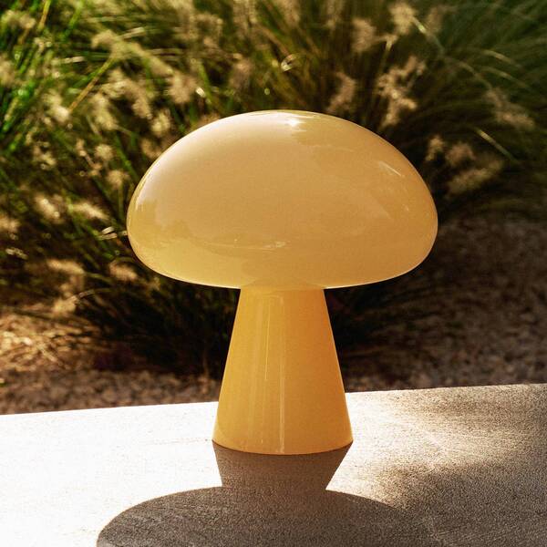  Gubi Gubi Obello Led Rechargeable Table Lamp, Soft Yellow, Ip44, Glass 